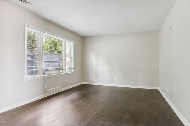 Building Photo - Beautiful 3BR/2BA With 1 Car Garage!