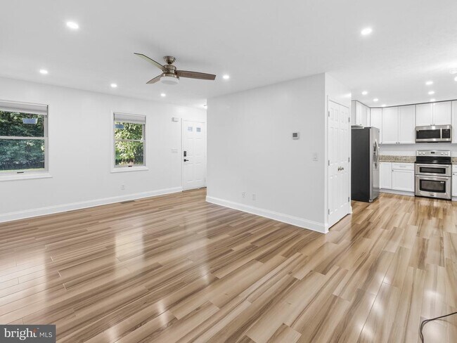 Foto del edificio - 43439 Little Cliffs Rd