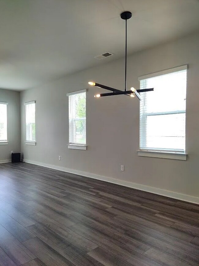 Foto del edificio - 417 Golden Mdw Ln