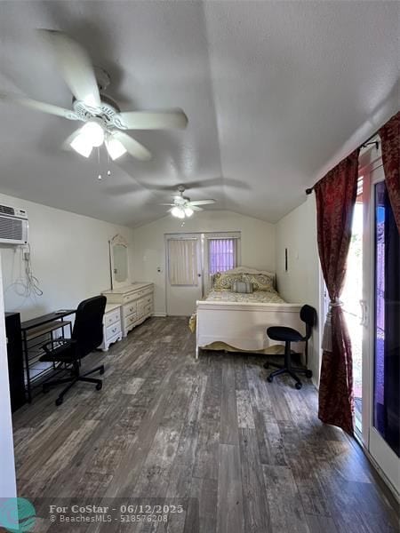 Foto principal - 242 NE 39th Ct