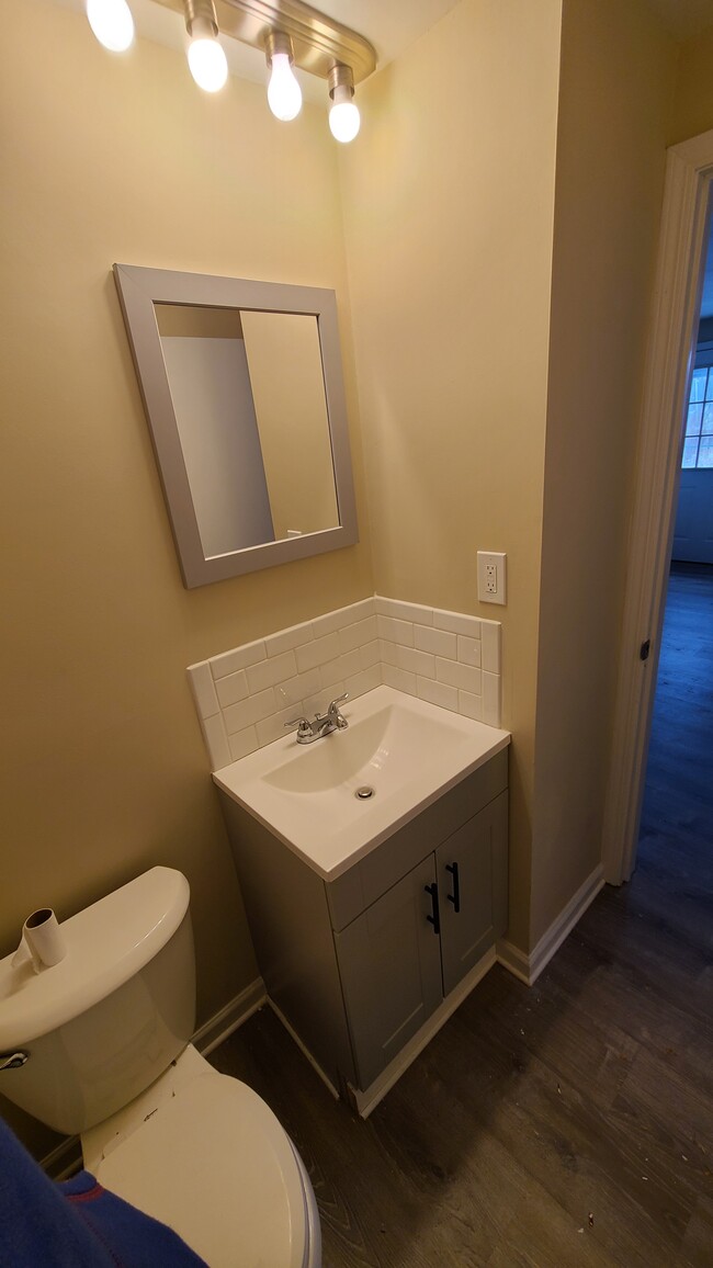 Half Bath - 5761 Glendale Dr