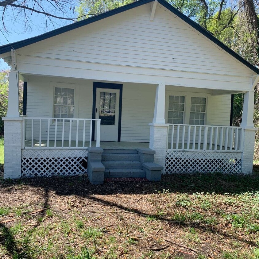 127 Hardwick St, Milledgeville, GA 31061 House Rental in