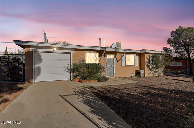 Foto del edificio - 10068 Oakwood Dr