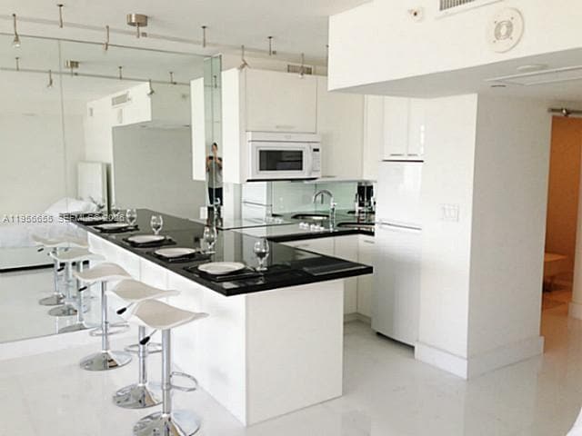 Foto del edificio - 100 Lincoln Rd