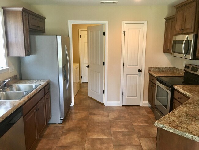 Building Photo - GREAT HOME IN WEST MOBILE