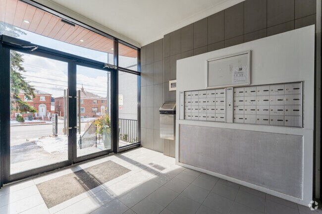 Hall d'entrée - 2040 EGLINTON AVE W