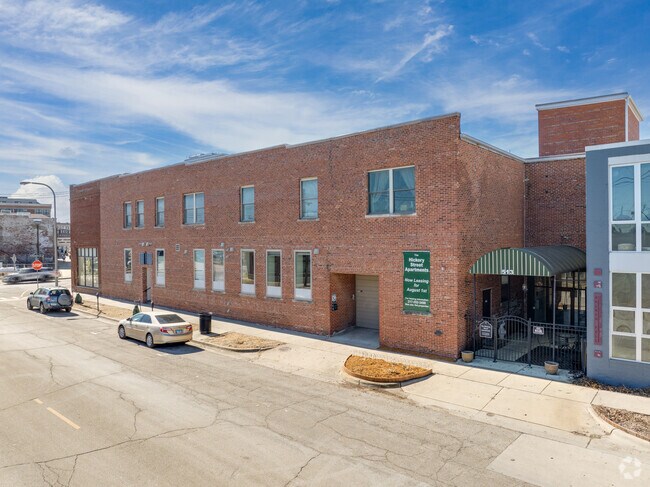 Calle Hickory 513 N - The Hickory