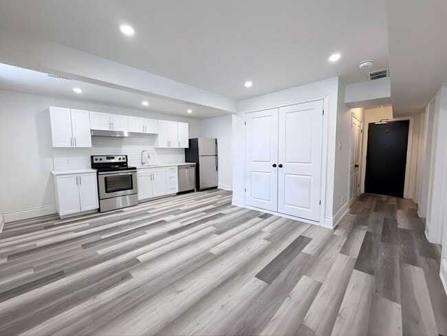 Photo du bâtiment - 220 Caroline St S