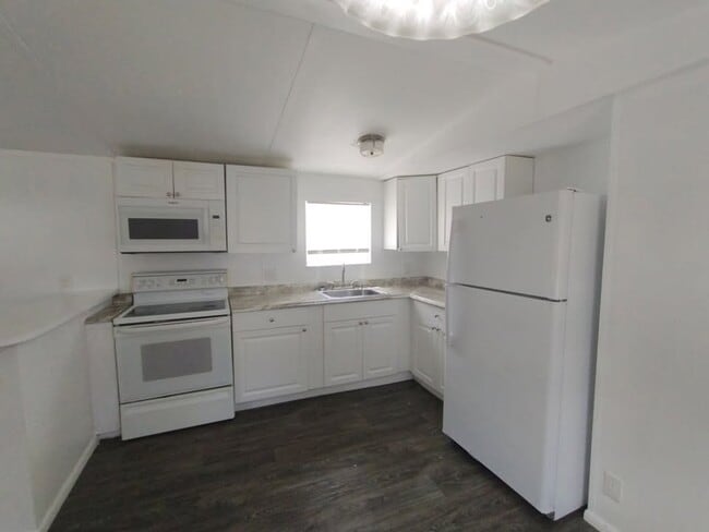 Building Photo - 2702 NW 50th Ave