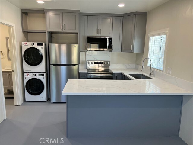 Foto del edificio - 2290 Cogswell Rd