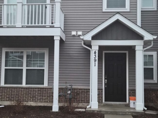 Building Photo - 4391 Chelsea Mnr Cir