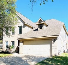 Building Photo - 8426 Woodland Knoll Ln