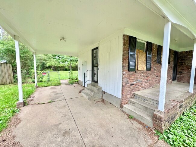 Foto del edificio - 3119 Queensgate Ave