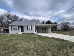 Building Photo - 1615 N Maple Ave