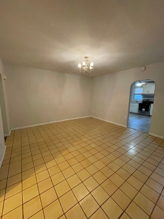 Building Photo - 45 Pearsall Ave
