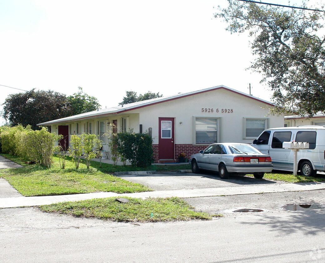 Foto principal - 5926-5932 Pierce St