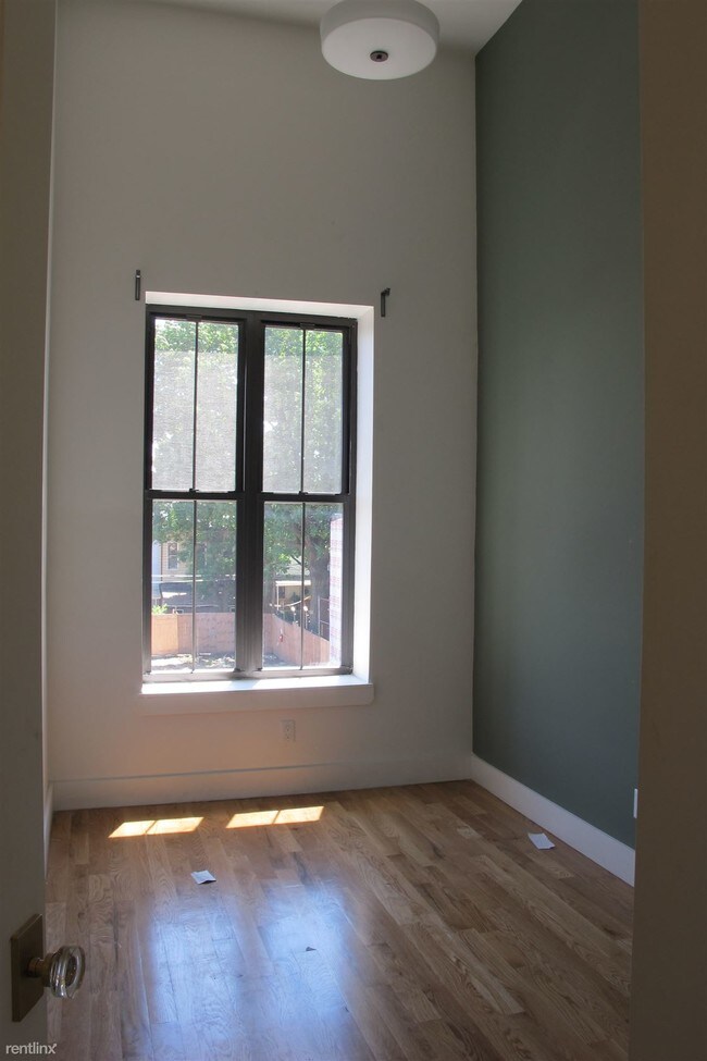 Building Photo - 97 Himrod St