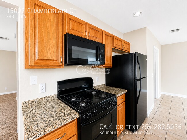 Foto del edificio - 15007 Chamberlain Ct