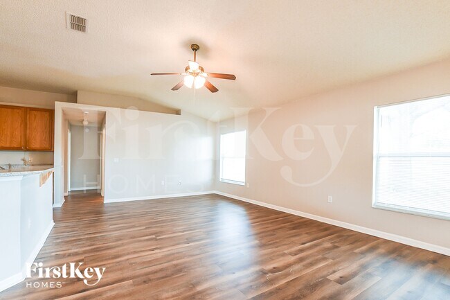 Building Photo - 2411 Dumas Dr