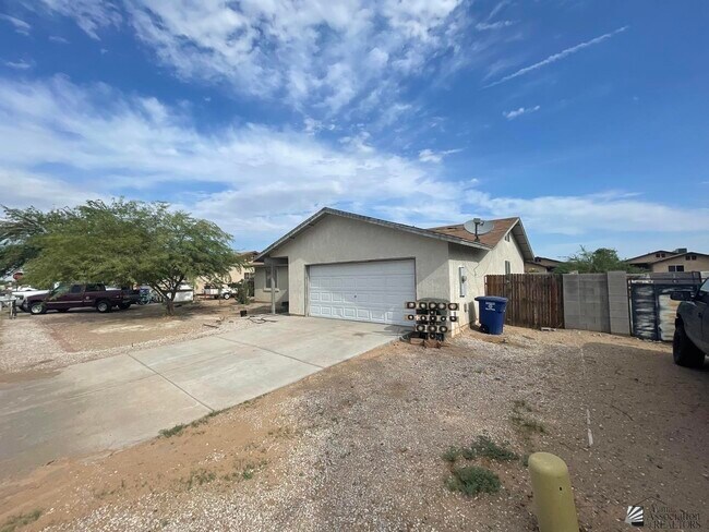 Foto del edificio - 8840 E 38th Ln