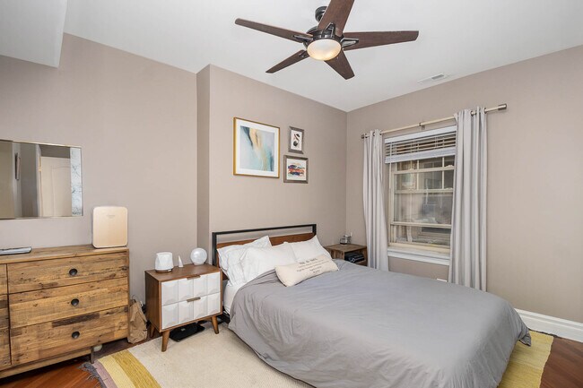 Building Photo - 3133 W Palmer Blvd