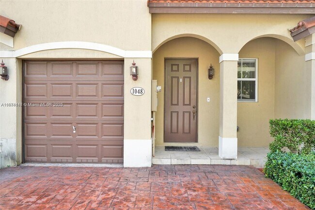 Foto del edificio - 1048 NE 208th St