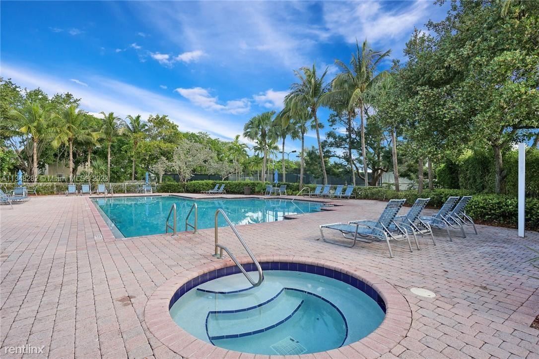 Foto principal - 3 br, 2.5 bath House - 648 NW 127th Ave