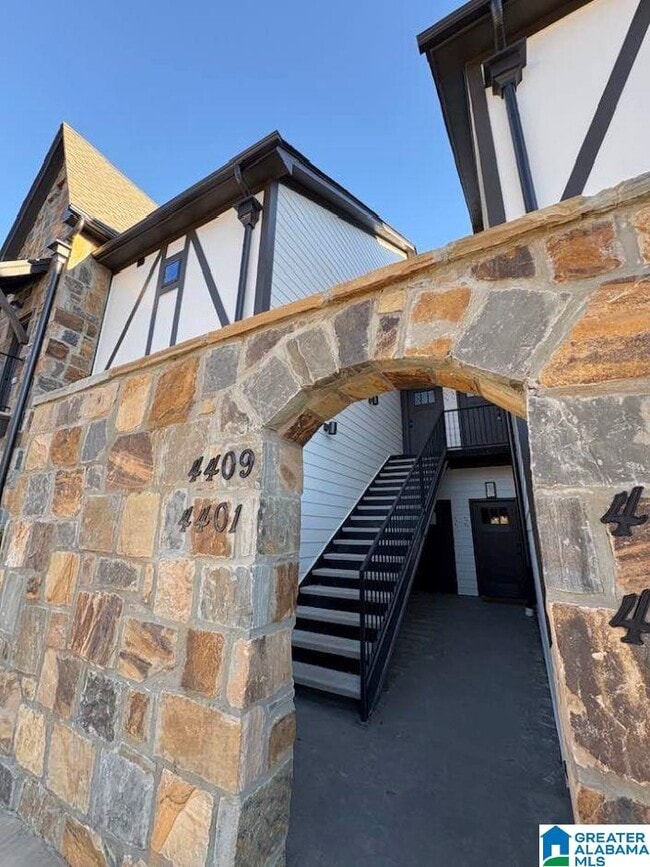 Building Photo - 4401 Lennox Pl