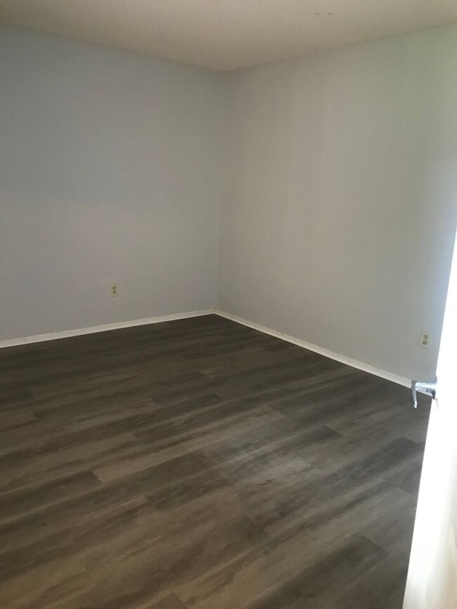 Building Photo - 7814SBC(100)