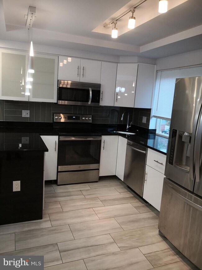 1000 Mt Vernon St Unit D2, Philadelphia, PA 19123 Apartment for Rent