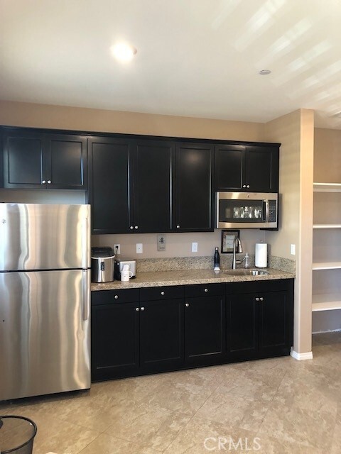 Building Photo - 24726 Satinwood Ln