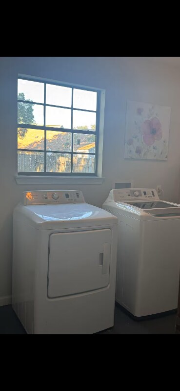 Foto principal - 12600 Brentford St