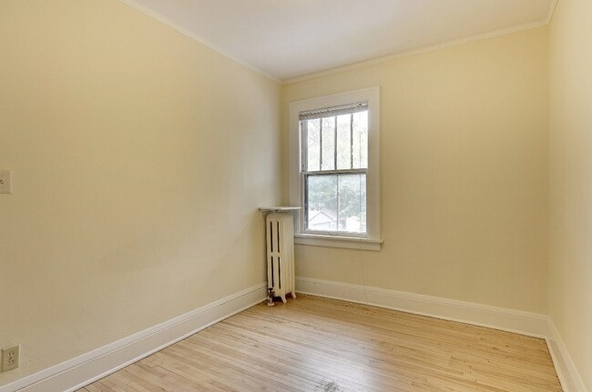 Interior Photo - 108 Pierce St