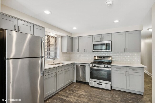 Foto del edificio - 3932 N Narragansett Ave