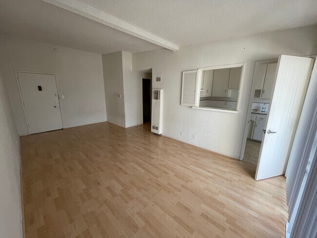 Foto del edificio - 1218 S Barrington Ave