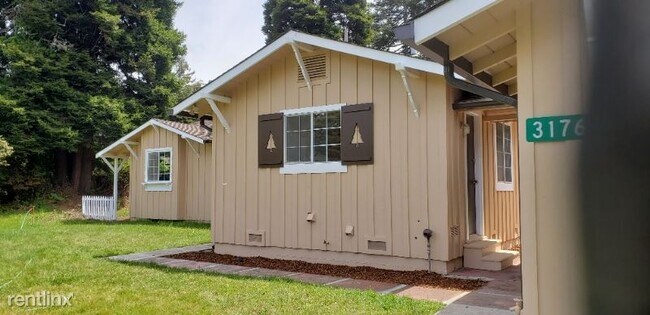 Building Photo - 3 br, 1.5 bath House - 31761 Hwy 20