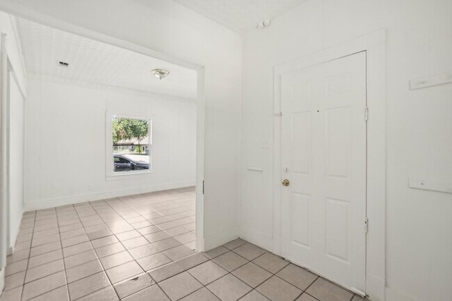 Foto del edificio - 302 S Wood St