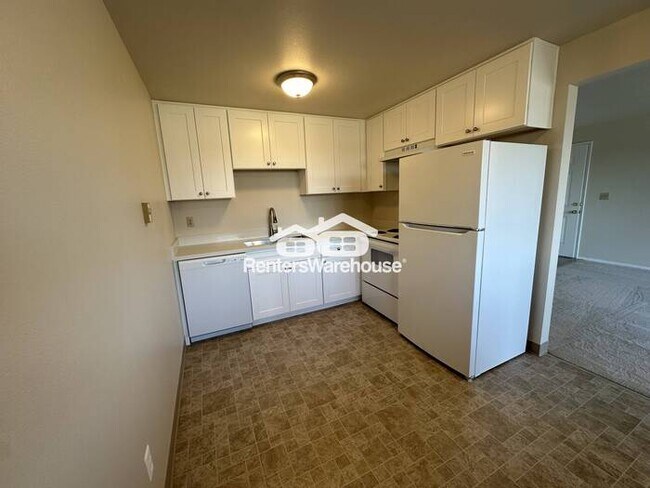 Foto del edificio - Available Now!