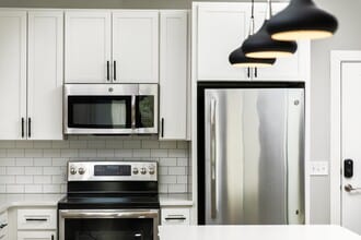 Building Photo - Avalon South End