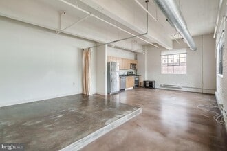 Building Photo - 412 S 13th St