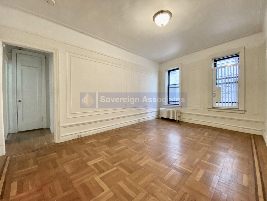 10 Avenue Room for Rent in New York, NY
