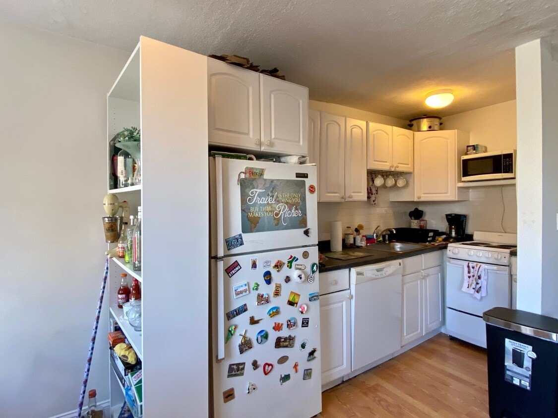 Primary Photo - 37 N Margin St