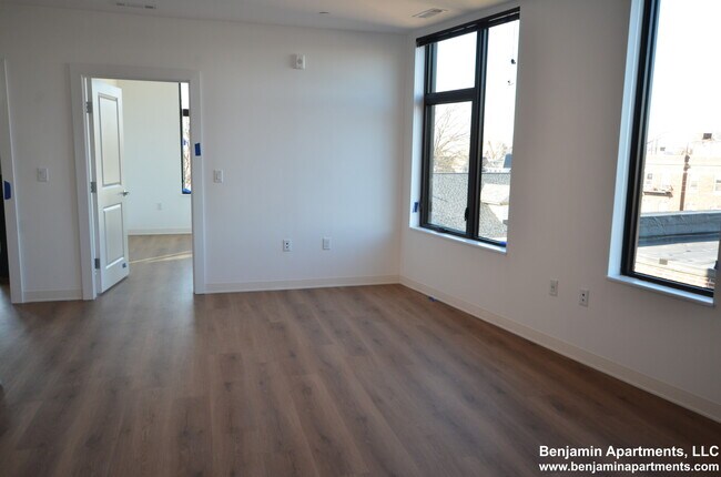 Building Photo - 89 Brighton Ave