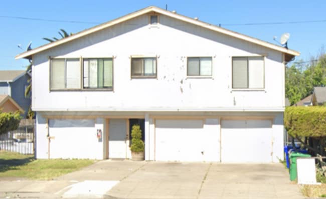 Photo - (254): 709 10th St (Apts A-C)