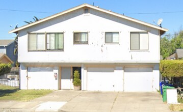 Building Photo - 709 10th St