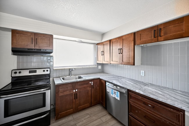 Building Photo - 1341 Xanadu St