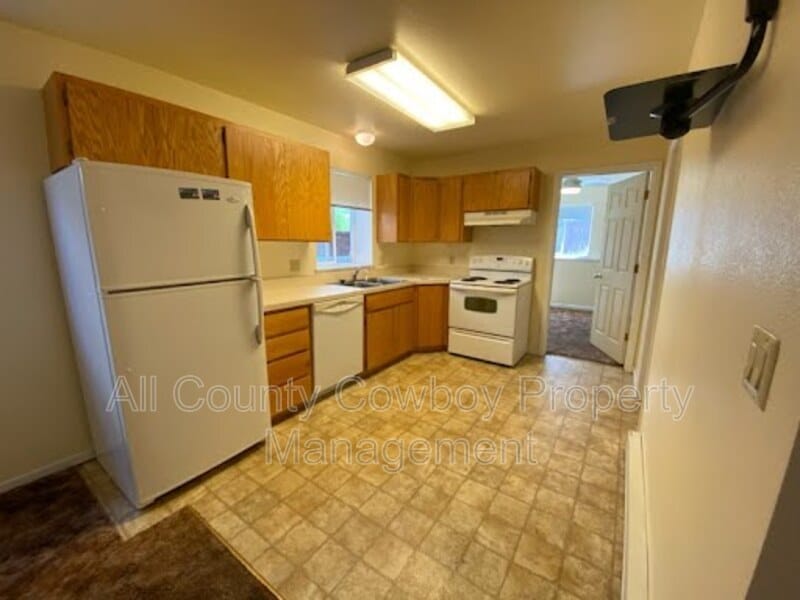 Primary Photo - 509 E Curtis St