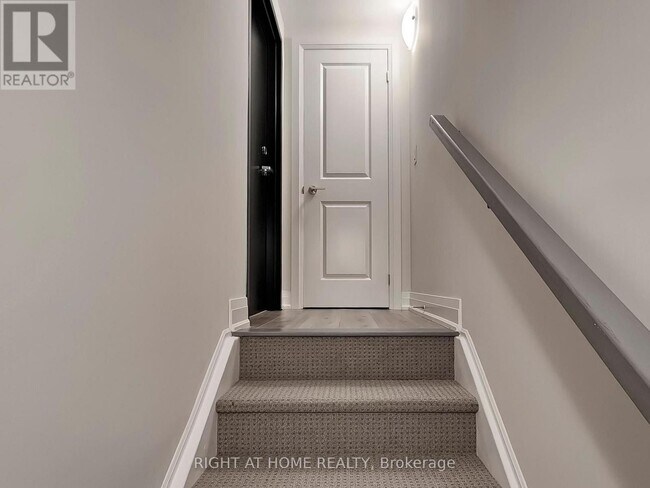 Photo du bâtiment - 851 Sheppard Ave W