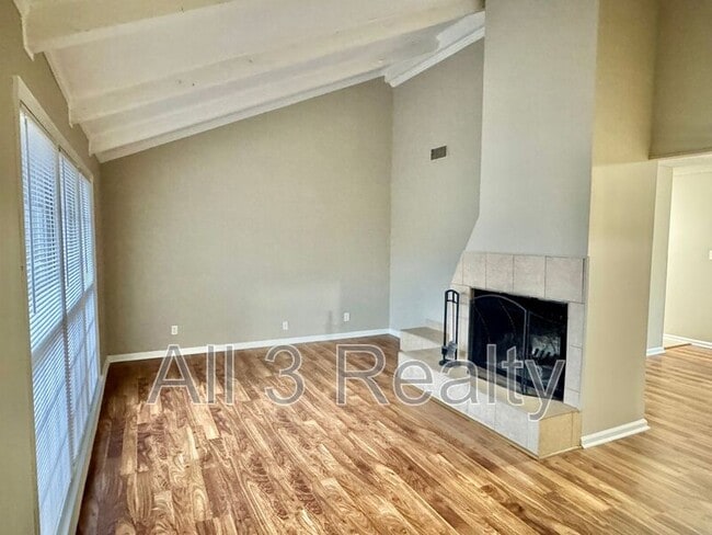 Building Photo - 5821 Darien Dr