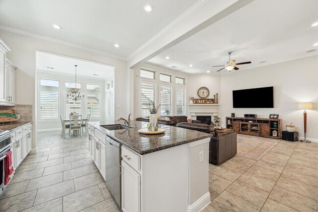 Foto del edificio - 407 Westwood Dr